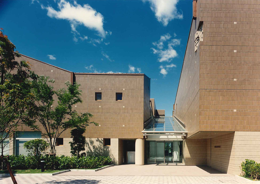 Ashiya City Library - Sakakura Associates 坂倉建築研究所
